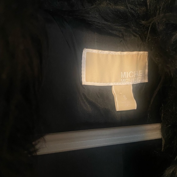 Michael Kors - Faux Fur Vest - Picture 2 of 3